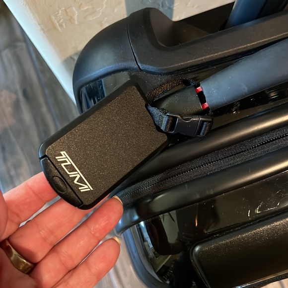 Tumi Ducati upright carryon, 2 wheels - Picture 3 of 15